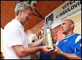 Šéf vítězného týmu J. Vejprava se starostou P. Dvořáčkem